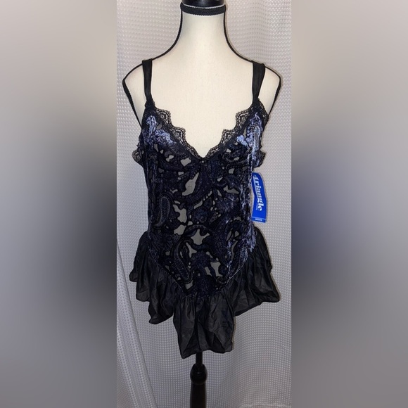 Women’s TRIANGLE Lingerie semi sheer black night gown size medium - Picture 1 of 11